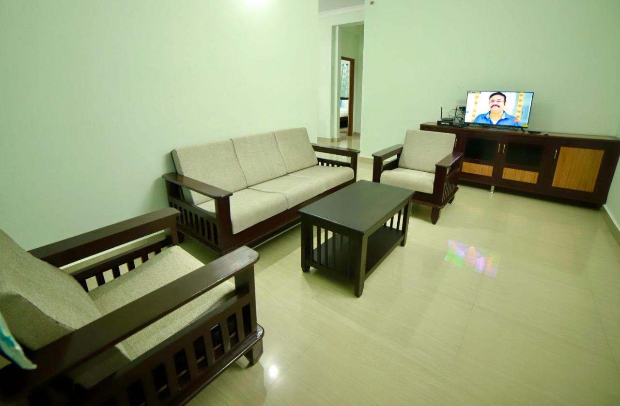 Truelife - Family Suites - Ps4 Veg Restaurant, On Way To Balaji Temple - 2Bhk Ac Apartments - Coffee Tea Milk - Super Fast Wifi, Kitchen, Smart Tv, Parking - Easy Access To Airport, Railway Station And To All Temples - Top Service With Lots Of Love Tirupati Exterior foto